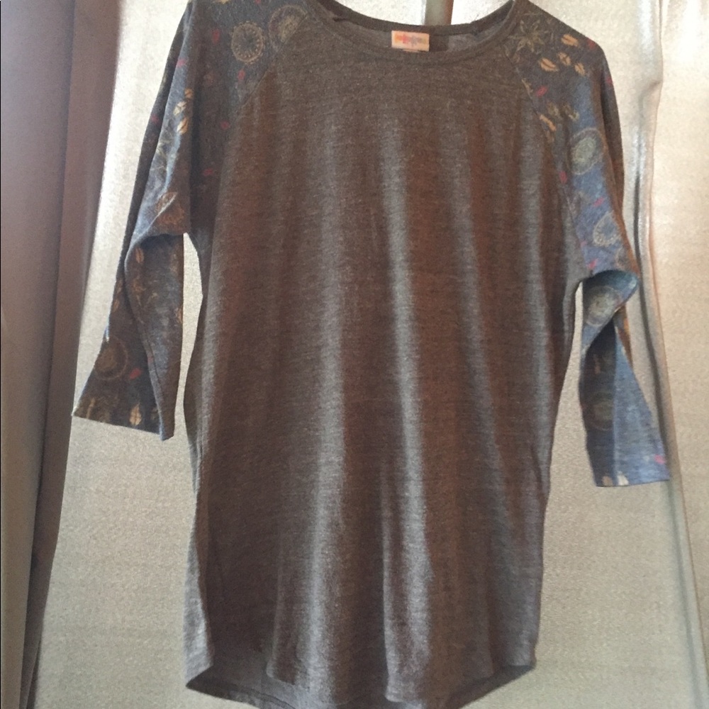 Lula Roe “Randy tee Size Medium